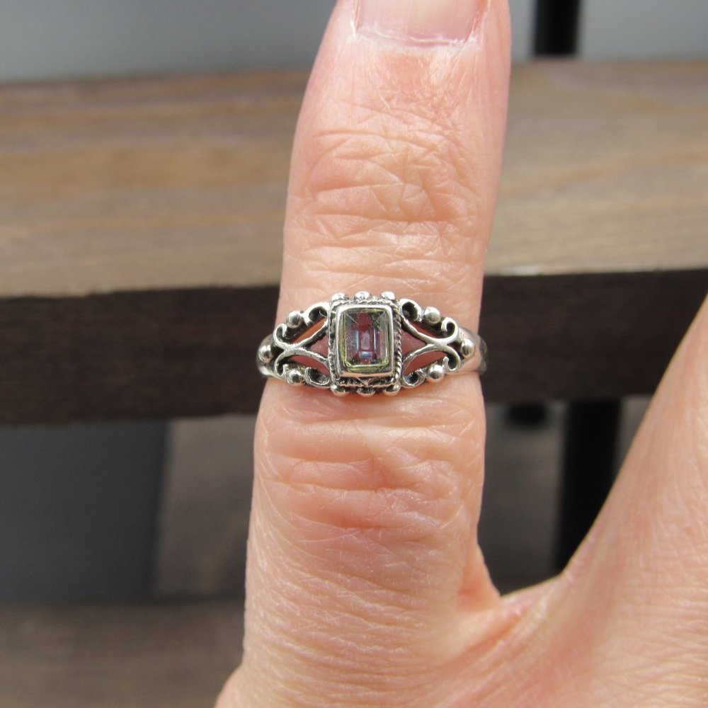 Size 3.75 Sterling Silver Rustic Rectangle Topaz … - image 4